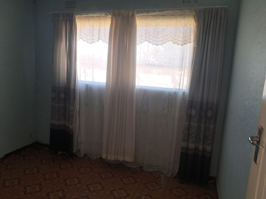5 Bedroom Property for Sale in Flamingo Park Free State